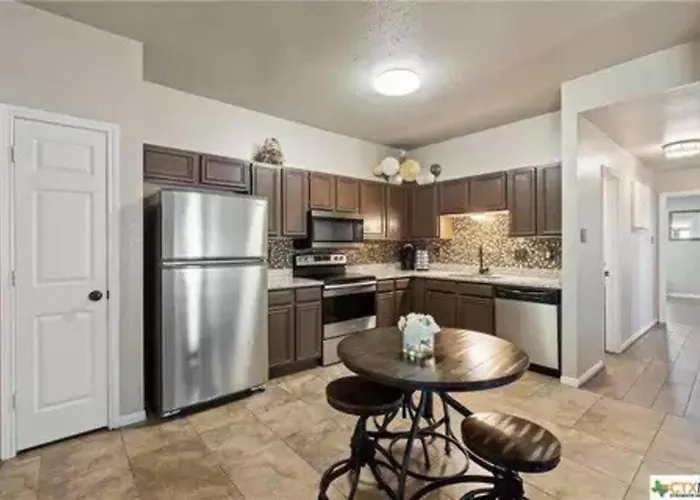 Cozy 3bd/2bath Staycation Near Hood Apartment