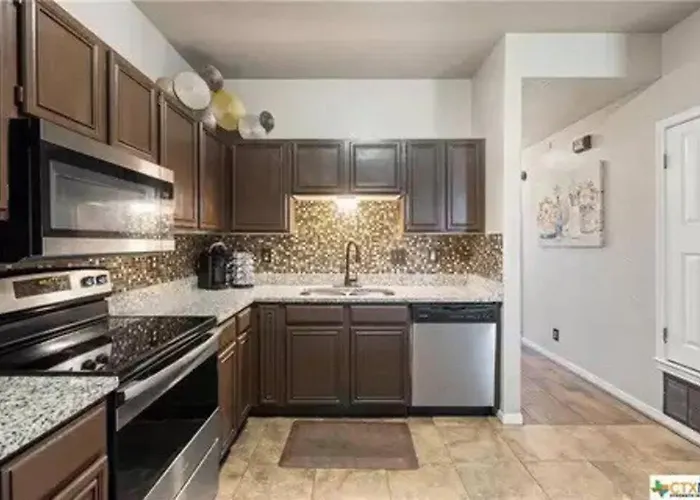 Cozy 3bd/2bath Staycation Near Hood Apartment Killeen
