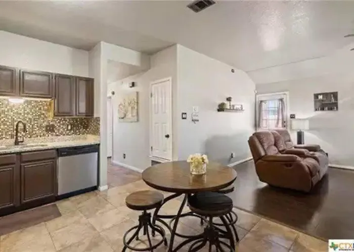 Cozy 3bd/2bath Staycation Near Hood Apartment Killeen